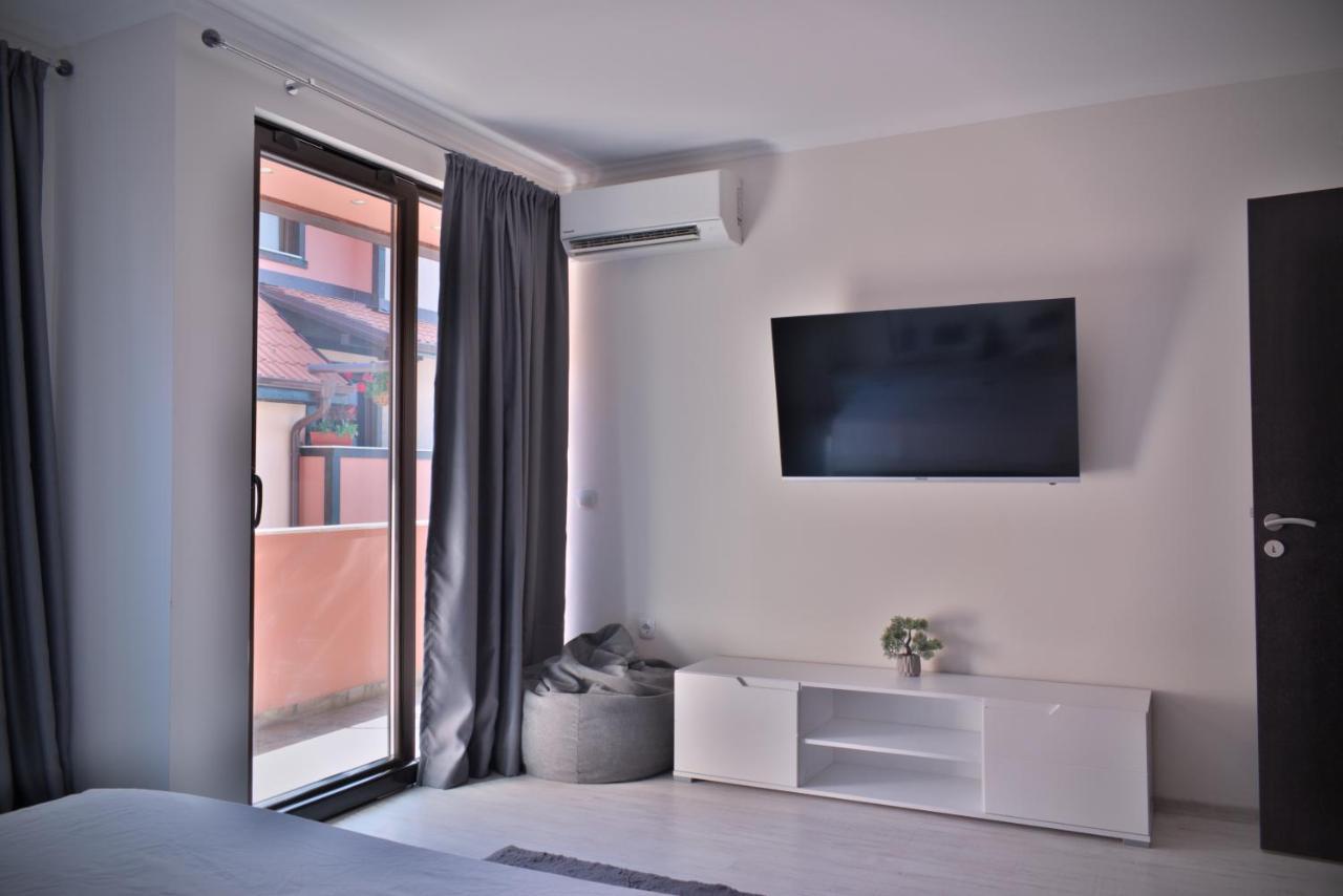 Medius Park Apartment Санданський Екстер'єр фото