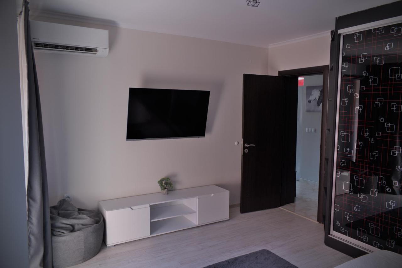 Medius Park Apartment Санданський Екстер'єр фото